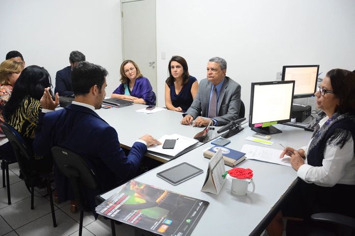 MPT e MPE firmam acordo judicial com Município para construção de creche na Orla Lagunar