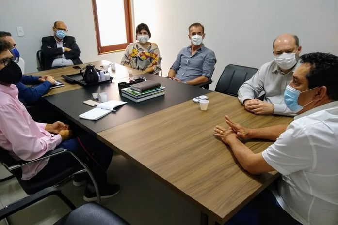 Severino Pessoa e reitor Josealdo Tonholo discutem investimentos para a Ufal