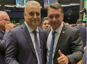 Após desgaste, Alfredo Gaspar reduz exposição ao lado de Flávio Bolsonaro