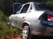 Veículo recuperado após ser encontrado danificado por militares do Batalhão de Polícia de Trânsito (BPTran)