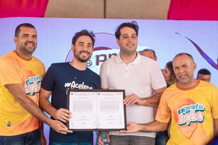 Prefeito de Santana do Mundaú assina ordem de serviço para reforma do Mercado Público