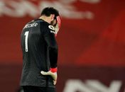 Alisson falha 2 vezes, City arrasa Liverpool e quebra tabu