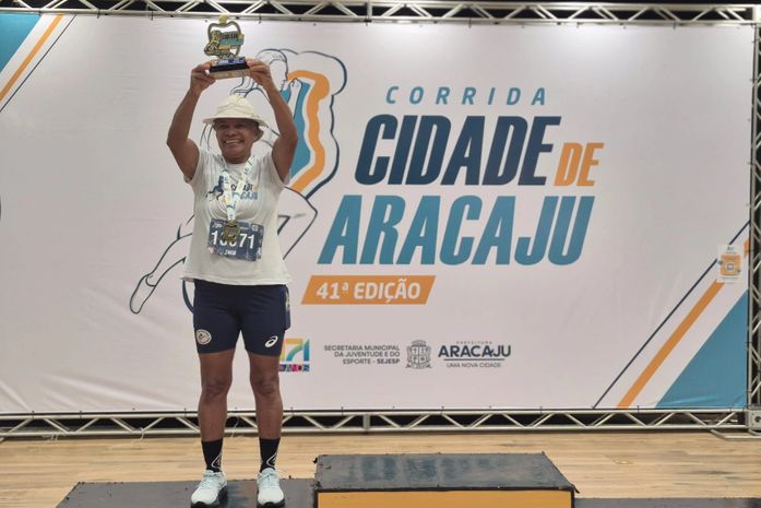Maratonista Carminha vence em 2º lugar a 41ª edição da Corrida Cidade de Aracaju