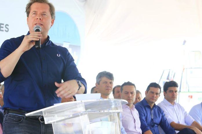 Marx participa de assinatura para construção do terminal de passageiros do Porto de Maceió