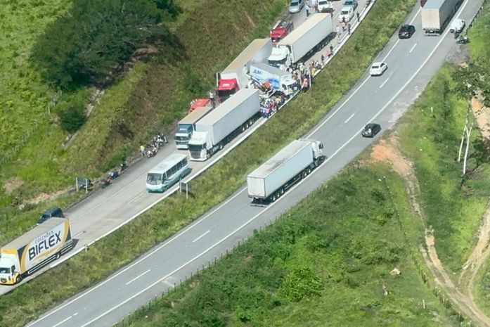 Motorista de caminhão que provocou acidente com dois mortos e sete feridos em Joaquim Gomes é identificado