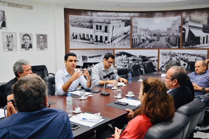 JHC defende empresários