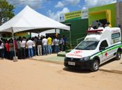 Prefeito de São Miguel dos Campos entrega nova ambulância para UBS