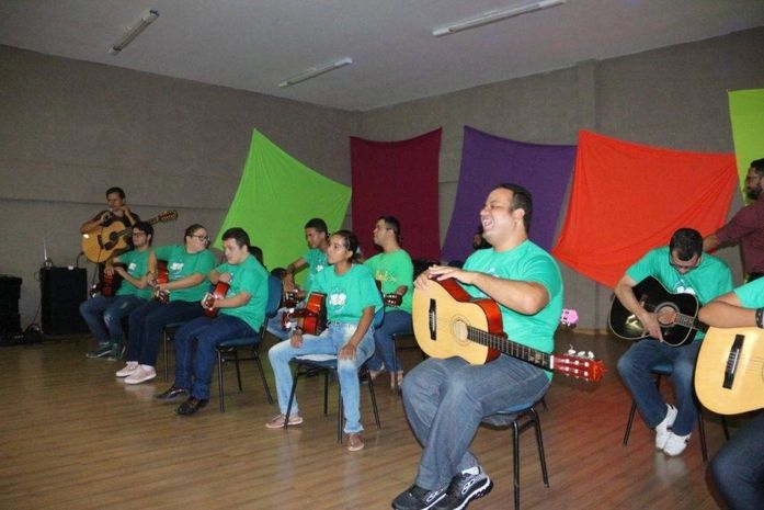 Escola de Artes encerra ano letivo com apresentações para o público arapiraquense