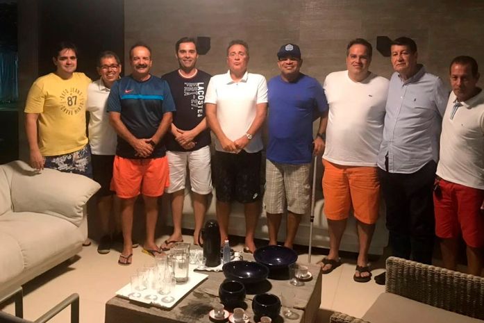 Renan reuniu vereadores de Maceió em sua casa