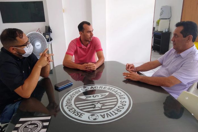 O ASA é a grande paixão de Arapiraca e a minha também, diz Severino Pessoa em reunião com o presidente Higor Rafael