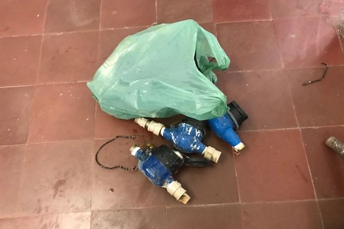 Homem é preso em flagrante ao roubar hidrômetros de casas na Praia do Francês