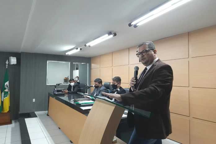 Vereadores Dr.Fábio e Fábio Henrique pedem a revitalização da Praça Lios, no Alto do Cruzeiro 
