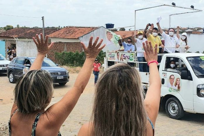 Luciano percorre mais de 60 ruas em caravanas pela cidade de Arapiraca