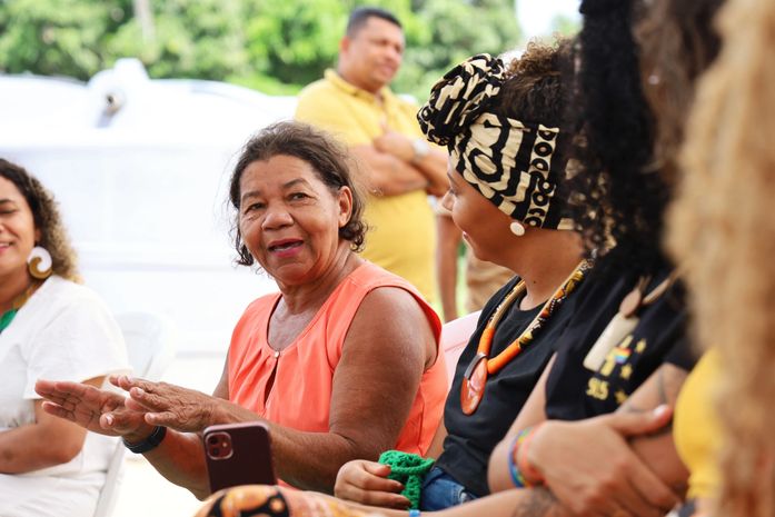 A  rica herança ancestral dos saberes, fazeres de Dona Neguinha, das parteiras, benzedeiras do Quilombo Abobreiras e os usos dos saberes que curam