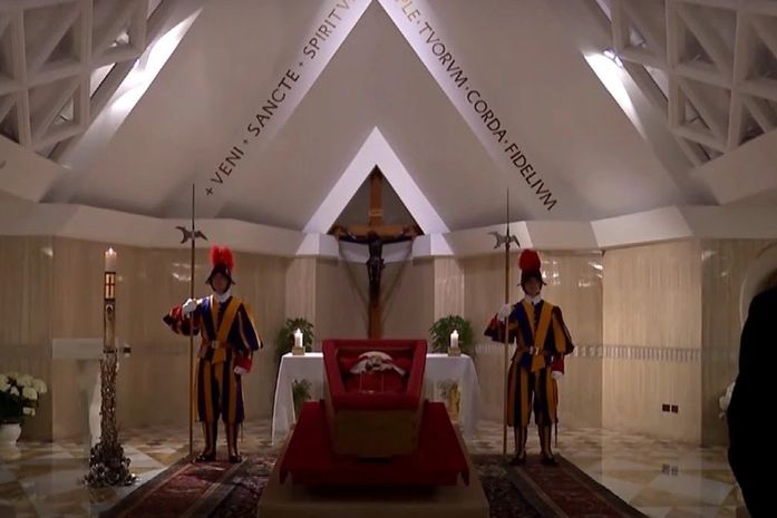 Papa Francisco rompe tradição e escolhe funeral simples no Vaticano; Veja as imagens