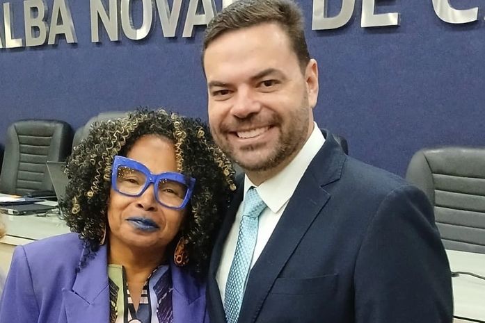 A ministra Carmem Lúcia agradeceu ao ministro Dino, o gesto de extrema gentileza. Esta ativista, Arísia Barros agradece aos funcionários e presidente da Câmara de Maceió, Chico Filho