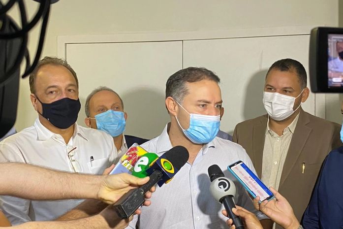 Renan Filho questiona decisão que determinou aulas presenciais: "Precisamos vacinar os profissionais"