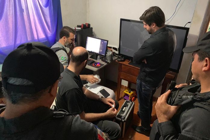 Operação Luz na Infância 5: material apreendido vai ser analisado por peritos criminais