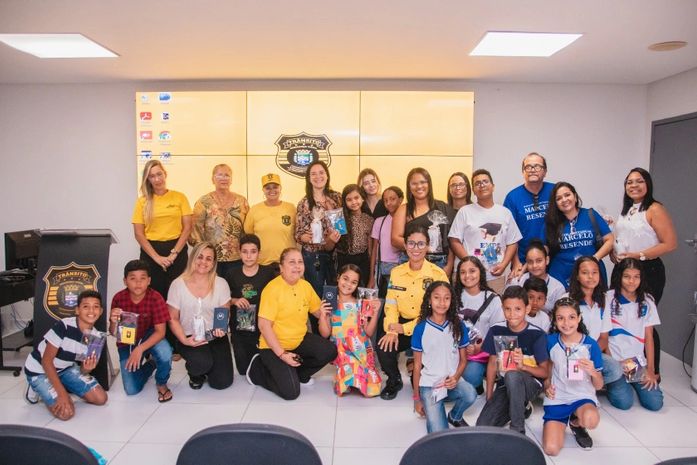 DMTT encerra Semana Nacional do Trânsito com entrega de prêmios para vencedores de concurso de redação