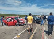 Vídeo: Colisão entre carros deixa cinco feridos no Benedito Bentes, em Maceió