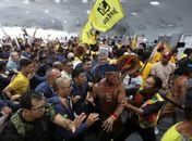 Indígenas e manifestantes ligados ao PSOL invadem sede da COP30 em Belém