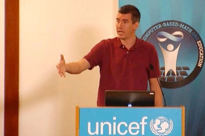 Christopher Fabian quer ver de perto o trabalho com primeira infância