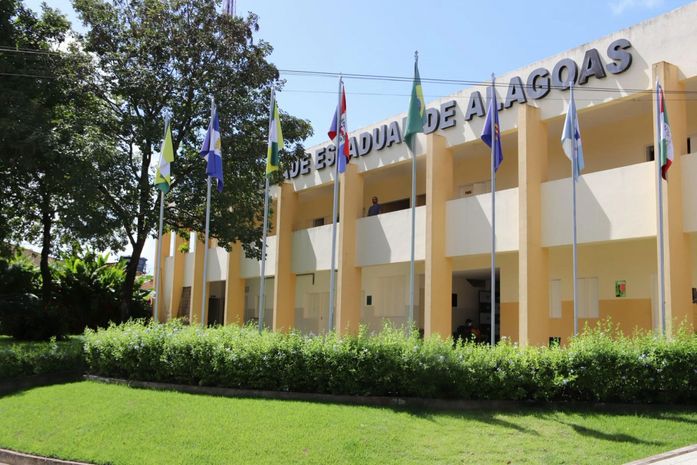 Governo de Alagoas autoriza criação de comissão para organizar concurso com 82 vagas na Uneal