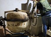 Fabricando queijo em betoneira enferrujada, laticínio clandestino é interditado pela FPI em Girau do Ponciano