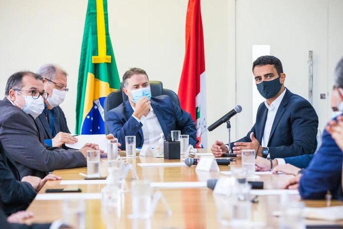 Combate à Covid-19 e obras atrasadas são temas da primeira reunião de JHC com governador Renan Filho