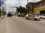 SMTT sinaliza lombadas e faixa de ônibus em Arapiraca