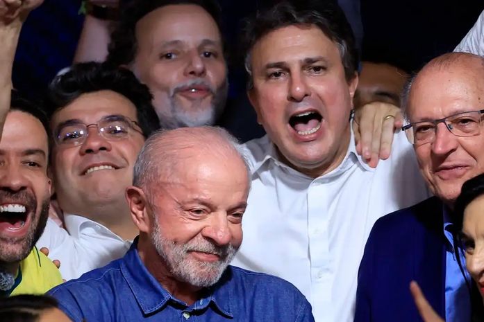 ‘Eu não vou desistir do meu país’: vitória de Lula divide reações de políticos de AL