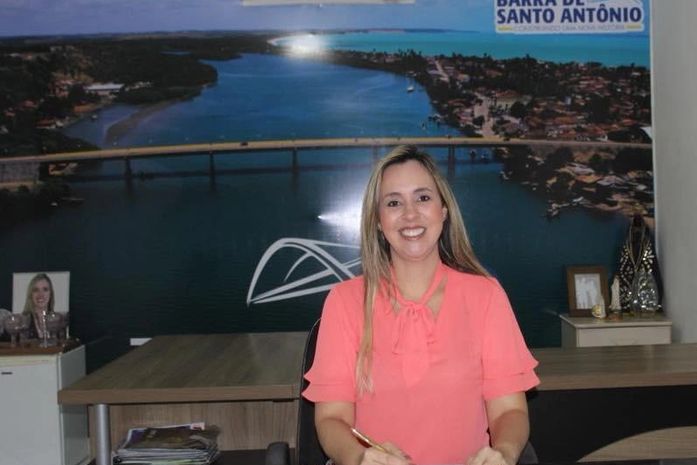 Prefeita da Barra de Santo Antônio, Emanuella Moura