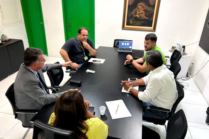 Reunião com empresa Coelba mapeia melhorias no sistema de energia do Distrito Barragem Leste