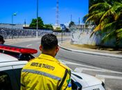 Agente da Superintendência Municipal de Transportes e Trânsito (SMTT) 