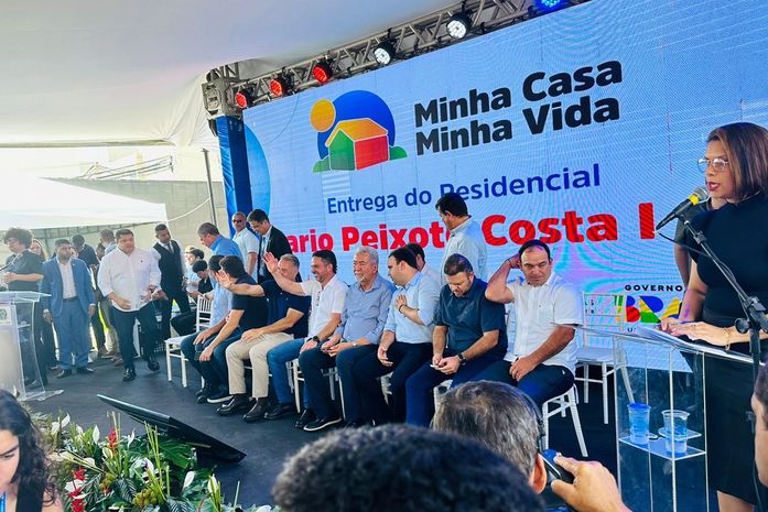 Governo de AL entrega primeiras unidades do Conjunto Mario Peixoto Costa I e II