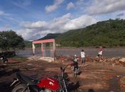 Cenário após enchente em comunidade ribeirinha de Poço das Trincheiras impressiona