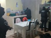 Servidores de Prefeitura são presos acusados de vender casas de conjuntos habitacionais
