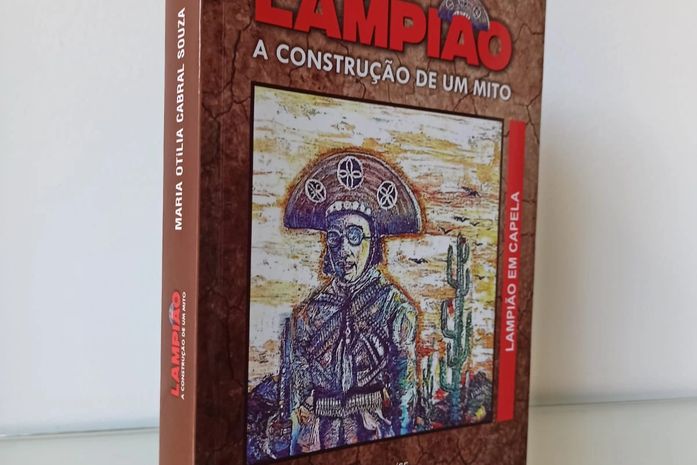 Capa de livro da escritora Maria Otília Cabral Souza, retrata tela do artista plástico Ismael Pereira
