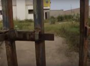 Creche é abandonada na gestão de Teófilo e vira ponto de consumo de drogas