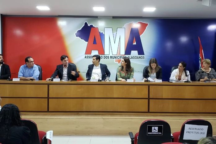 Presidente da Comissão de Educação, deputado Marcelo Beltrão, alertou os prefeitos e secretários municipais de educação para o Golpe do Diploma.