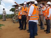 Prefeito de Craíbas e diretor do IMA/AL visitam obras do Projeto Serrote