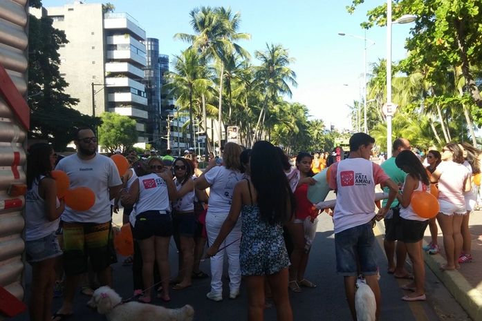 Ativistas fazem marcha em defesa dos animais e cobram políticas públicas