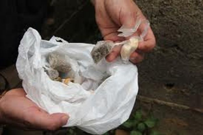 Sacola com drogas