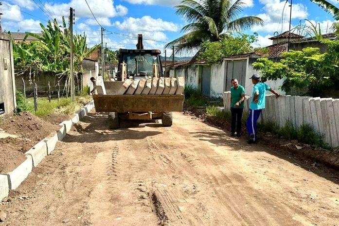 Prefeitura de Anadia inicia obras de calçamento em mais uma via