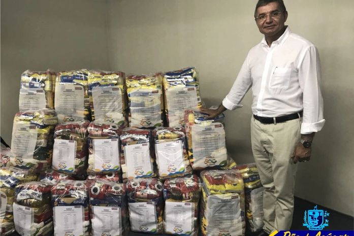 Prefeito participa de lançamento do Programa de Complementação Alimentar