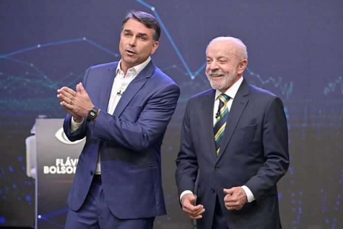 Mendonça diz que Lula e Flávio podem disponibilizar sigilos por conta própria e não cabe ao TSE definir divulgação