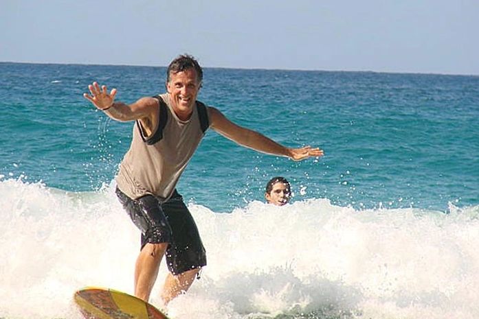 Padre Glênio Guimarães surfista