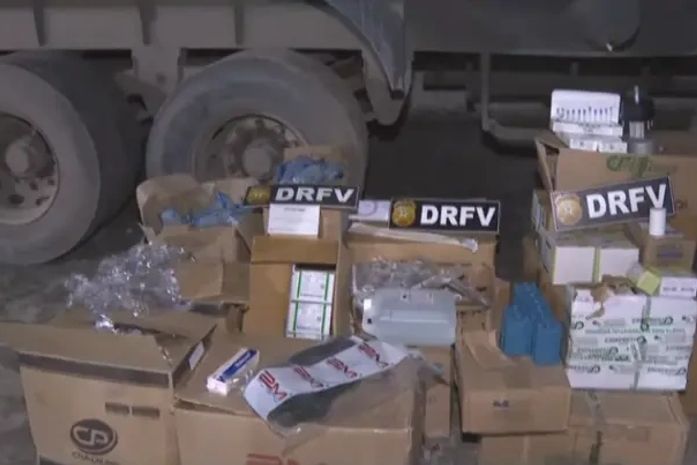 Polícia desarticula oficina de clonagem de veículos e recupera carga hospitalar roubada