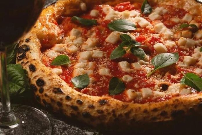 Pizzaria na Pajuçara oferece pizza de graça a quem tomar 2ª dose da vacina