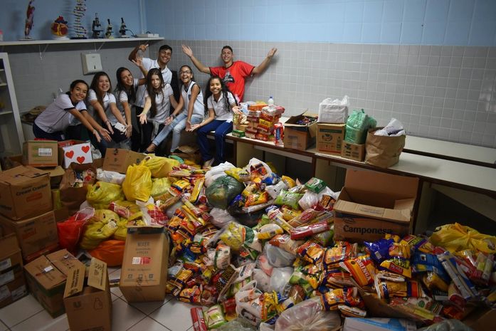 Estudantes arrecadam mais de 3 toneladas de mantimentos durante gincana